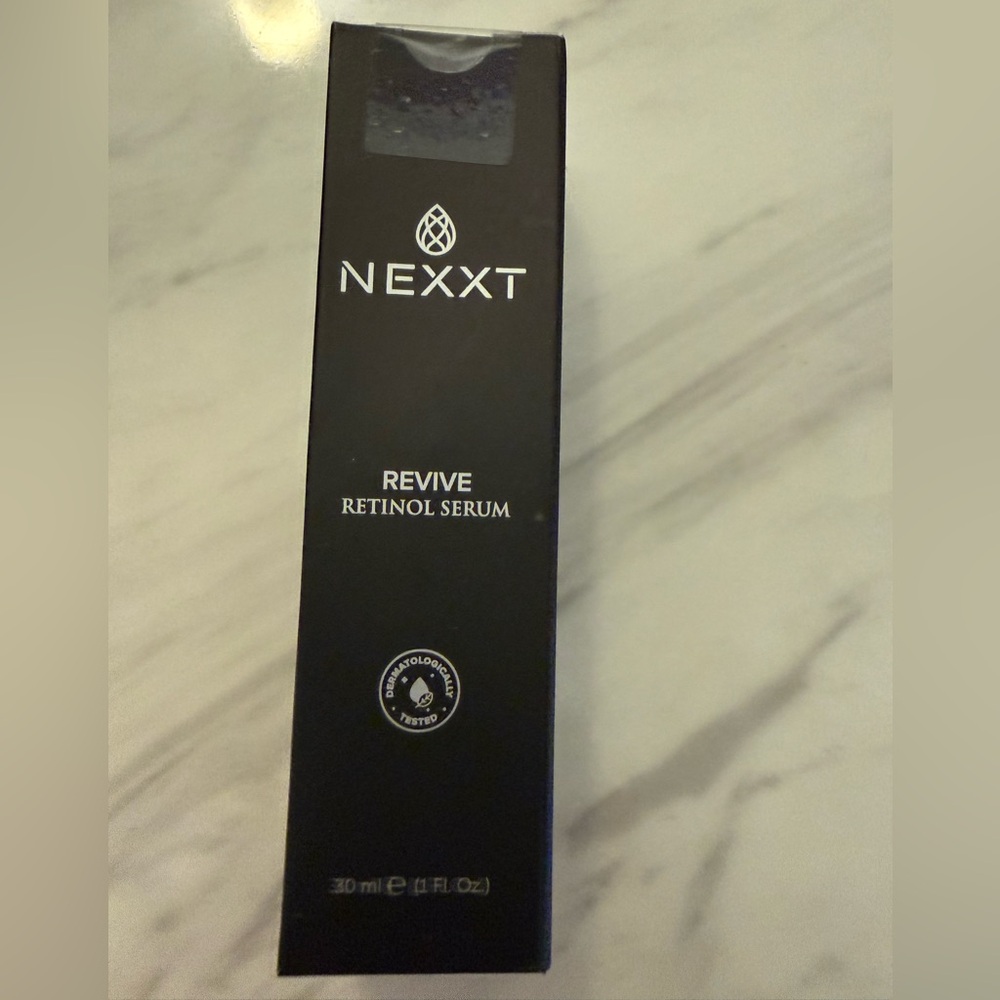 BUNDLE Nexxt Vitamin C Serum, Lip Plumper&Mask, Revive Eye Cream & Retinol Serum - Picture 7 of 10